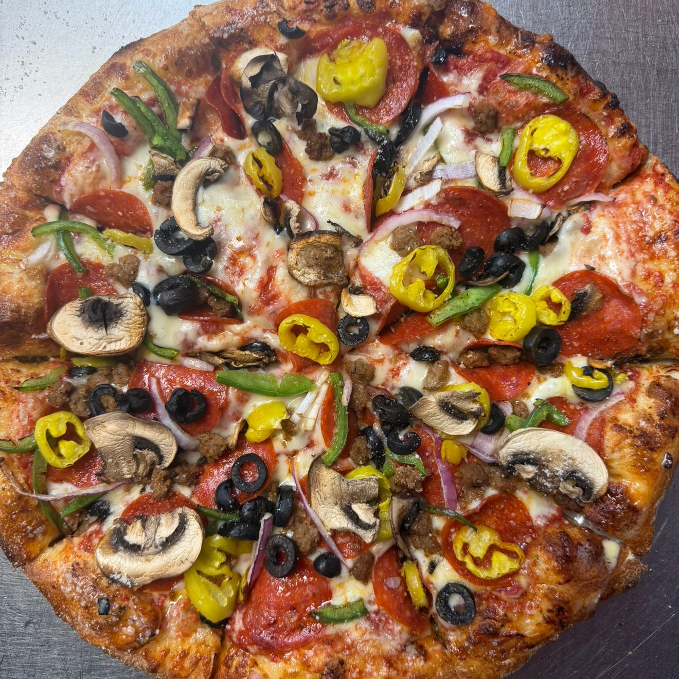 Deluxe Pizza.